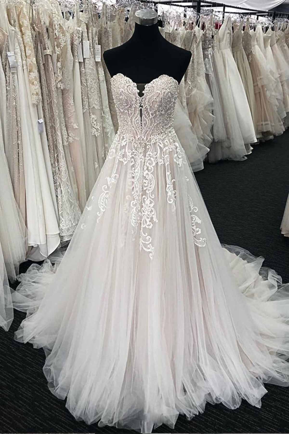 White Lace Wedding Dress Sweetheart Neckline With Appliques Floor Length