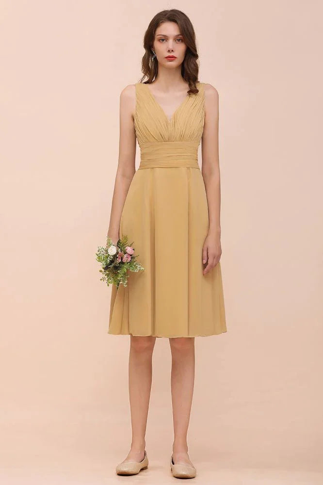 Vestido corto dorado de dama de honor de gasa Vestido diario informal sin mangas con escote en V
