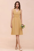 Vestido corto dorado de dama de honor de gasa Vestido diario informal sin mangas con escote en V
