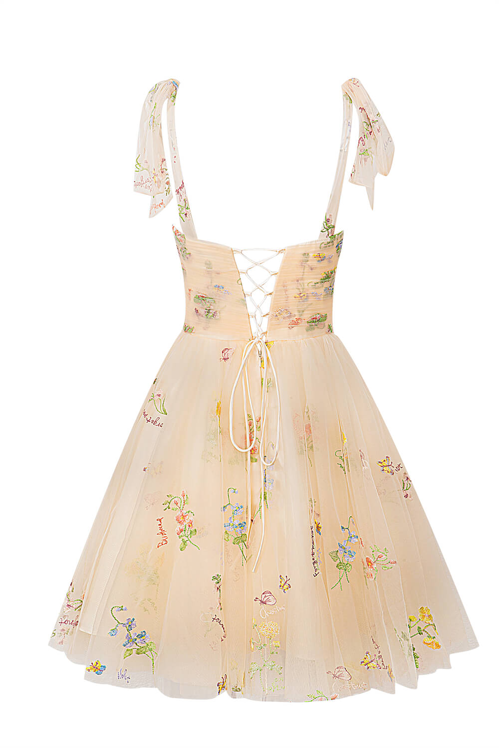 Kurzes Aline-Heimkehrkleid aus Tüll mit Herzausschnitt und Blumenmuster