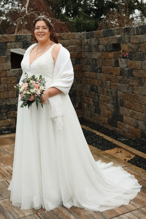 Classic Ivory V Neck Sleeveless A Line Wedding Dress With Appliques