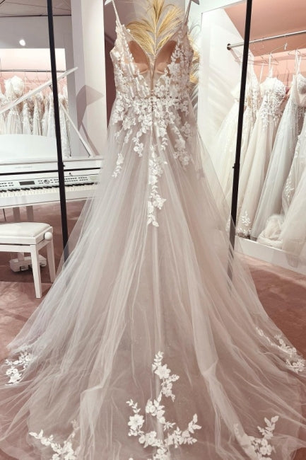 Classic V-Neck Spaghetti Strap Sleeveless A-Line Lace Wedding Dress