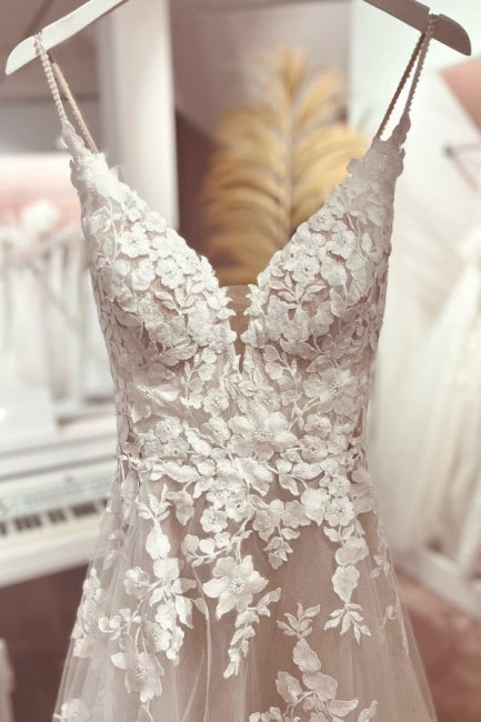Vestidos de novia clásicos de encaje, corte A, sin mangas y con escote en V y tirantes finos