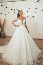 Vestido de novia elegante de tul con encaje, apliques de corazón, corte A y mangas