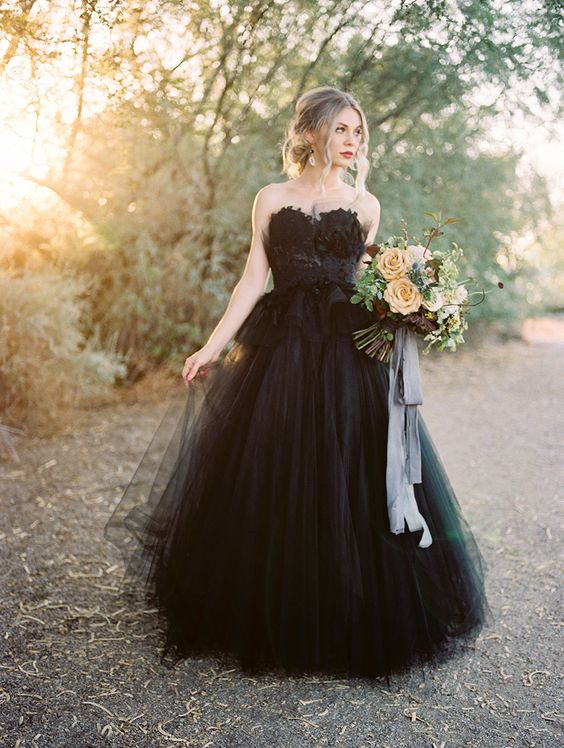 Classy Long Princess Sweetheart Open Back Tulle Black Wedding Dress with Lace