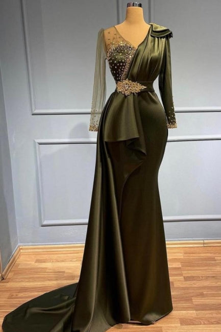 Elegante abito da sera a sirena con scollo a V, maniche lunghe, perline e strascico laterale