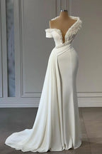 Elegante abito da sposa a sirena senza maniche con scollo a V e perline, spalle scoperte