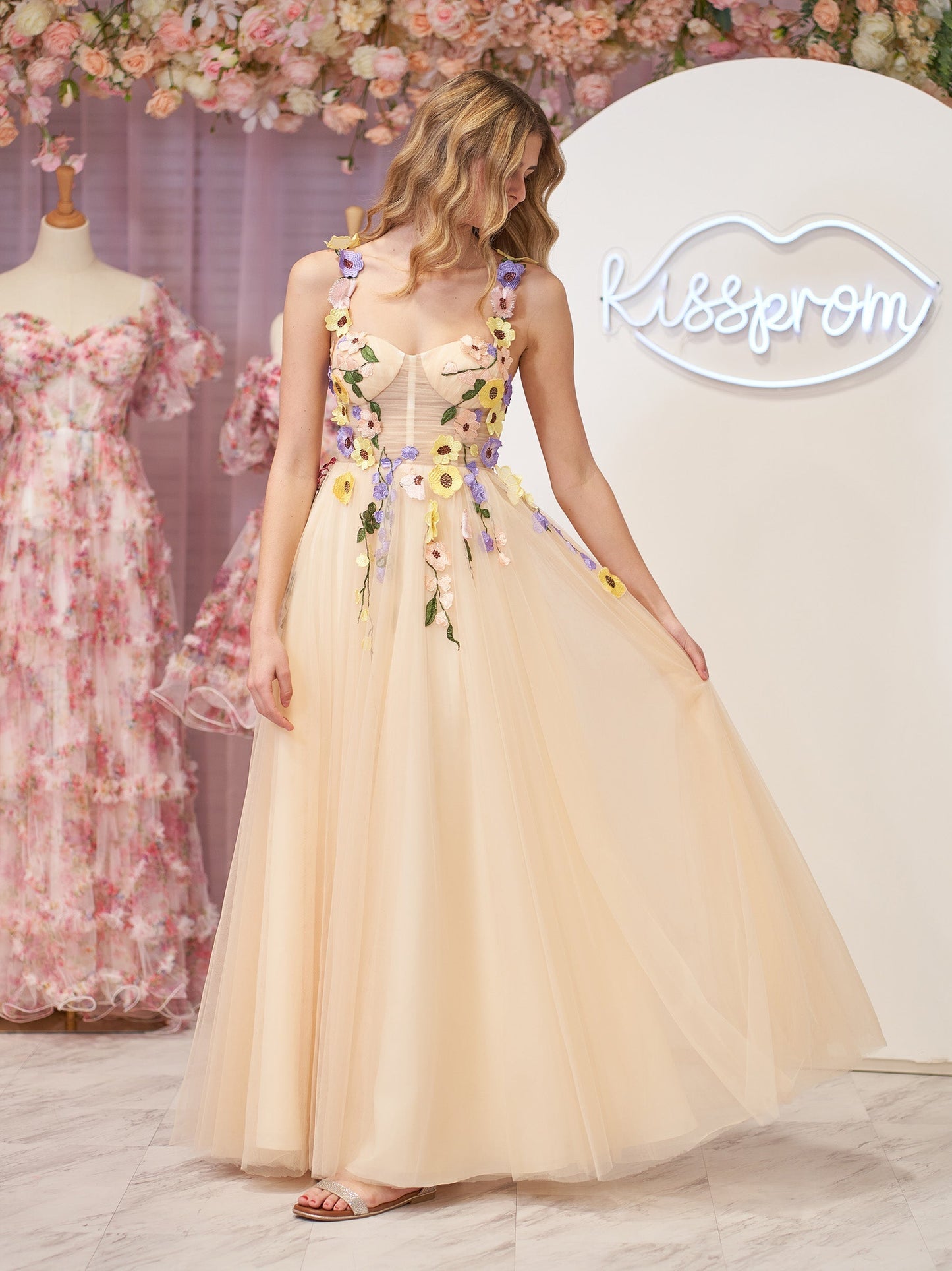 Vestido de fiesta midi con corsé en forma de A y flores 3D