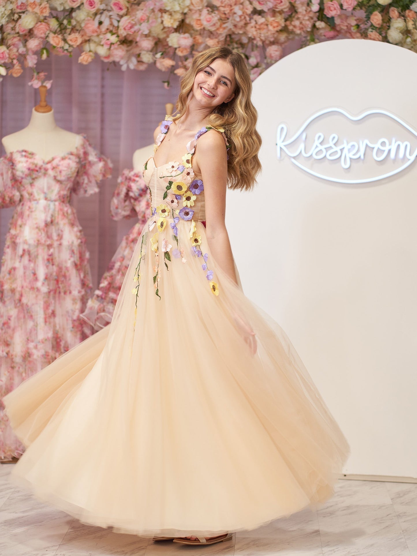 Vestido de fiesta midi con corsé en forma de A y flores 3D
