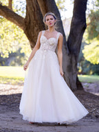 Robe de bal longue jusqu'au sol en tulle avec corsage orné d'appliques