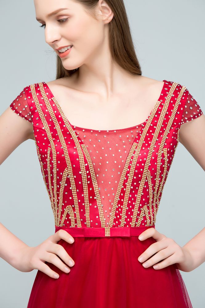 Vestidos de cerimónia com tule bordado a cristal, corte evasê, comprimento até ao chão, mangas curtas tipo capa e faixa na cintura