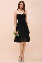 Robe de demoiselle d'honneur noire mignonne longueur genou Robe de bal de fin d'année à décolleté cœur pour filles