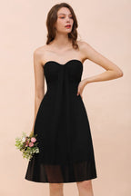 Robe de demoiselle d'honneur noire mignonne longueur genou Robe de bal de fin d'année à décolleté cœur pour filles
