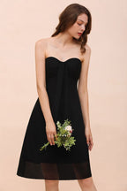 Robe de demoiselle d'honneur noire mignonne longueur genou Robe de bal de fin d'année à décolleté cœur pour filles