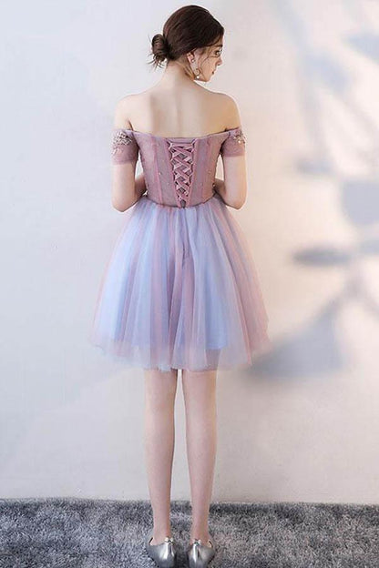 Süßes, schulterfreies, kurzes Ballkleid aus Tüll mit Spitze