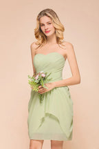 Vestido Mini de Dama de Honra com Folhos, Sem Mangas, Justo e em Chiffon, para Convidada de Casamento