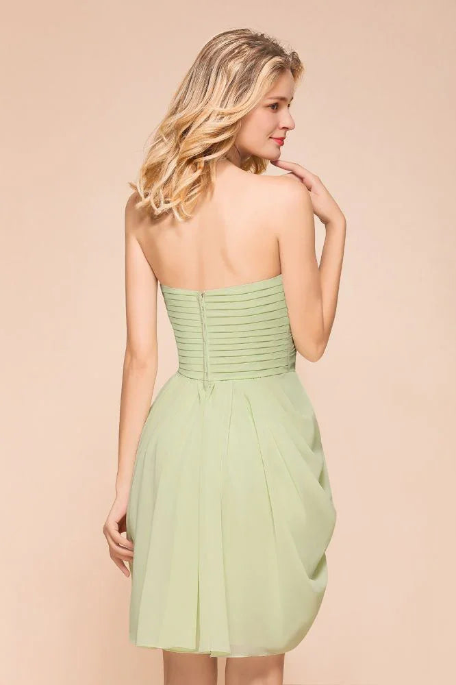 Vestido Mini de Dama de Honra com Folhos, Sem Mangas, Justo e em Chiffon, para Convidada de Casamento