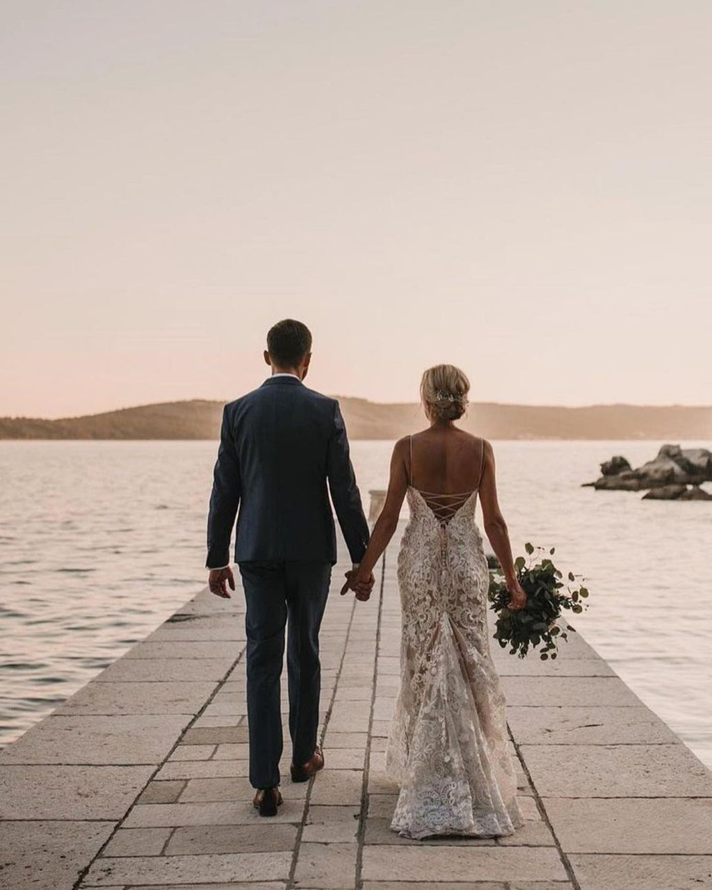 V Neck Lace Mermaid Wedding Dress With Spaghetti Straps And Court Train