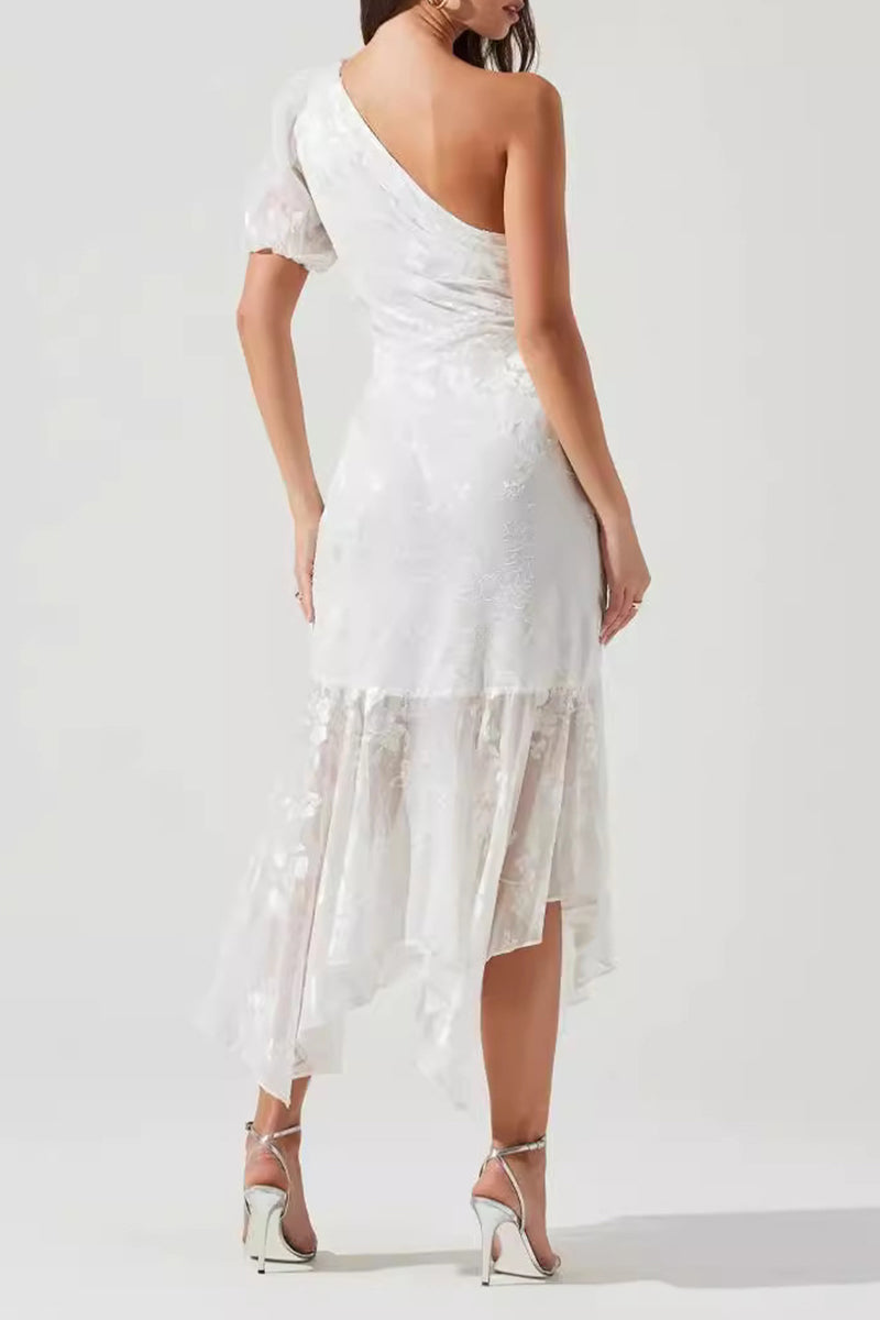 Elegante Abendkleider mit einfarbigem Patchwork und asymmetrischem schrägem Kragen 