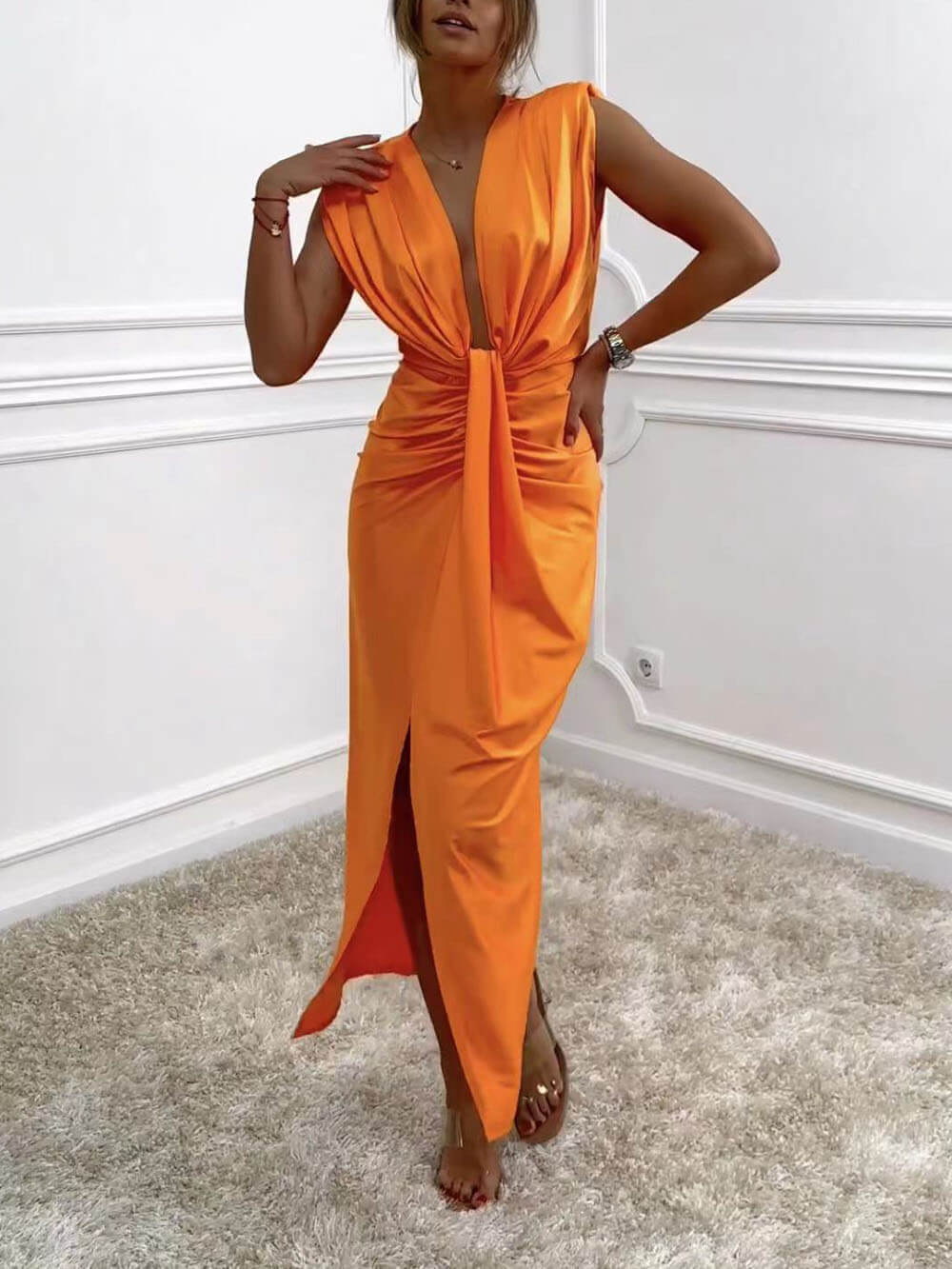 Klassisches Midikleid mit V-Ausschnitt, gerüschtem Drape und Schlitz 