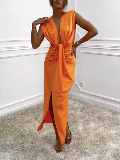 Klassisches Midikleid mit V-Ausschnitt, gerüschtem Drape und Schlitz 