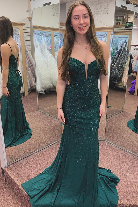 Vestidos de fiesta largos de sirena con tirantes finos y cuentas en verde oscuro