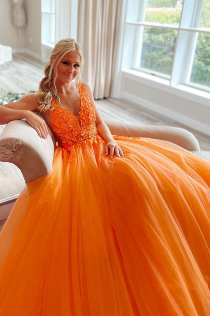 A-Linien-Ballkleid aus Tüll mit V-Ausschnitt und Applikationen