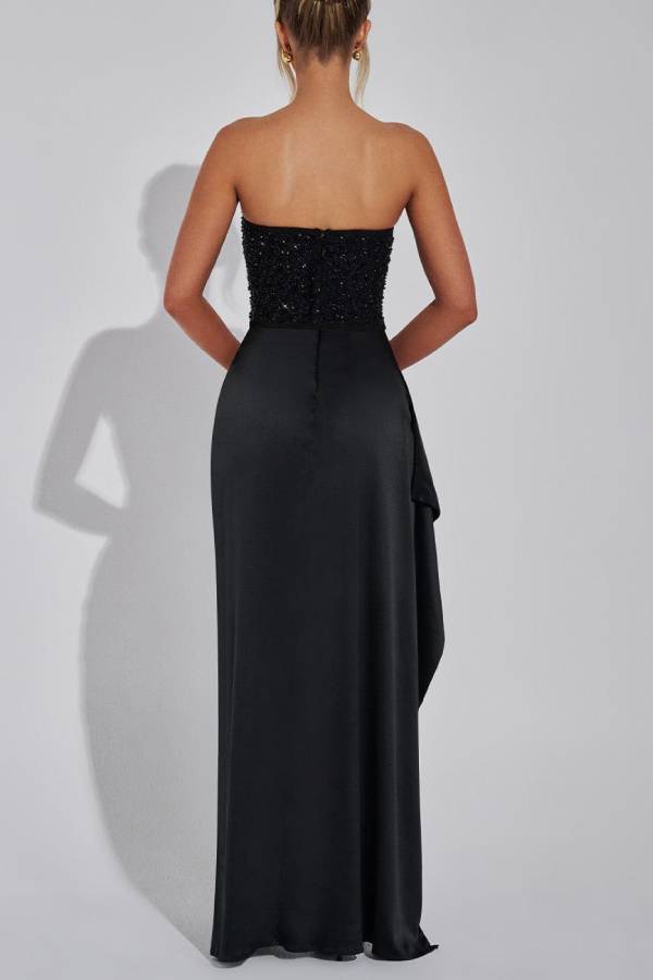 فستان ماكسي مذهل بتصميم أحلام وترتر وتطريز ساتان وتطريز مرقع وأكتاف مكشوفة وتجاعيد وتدلية وشق طويل