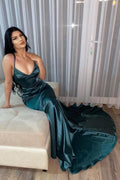 Abito da sera lungo a sirena semplice con scollo a V verde scuro