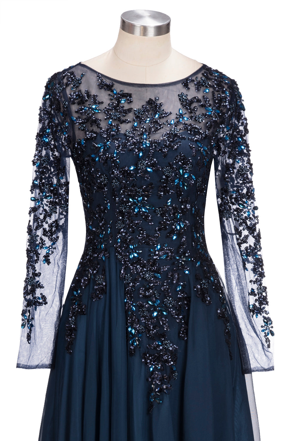 Abito da sera formale lungo a linea ad A in tulle con gioielli blu marina scuro e maniche