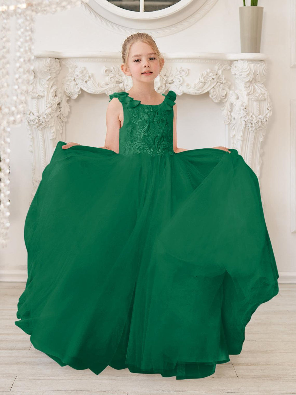 Elegant White Tulle Flower Girl Applique Lace Dress With Sweep Train