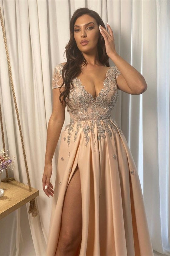 Vestido de Cerimónia com Abertura Frontal, Corte em A, Ombros Descobertos, Renda e Aplicação em Decote em V