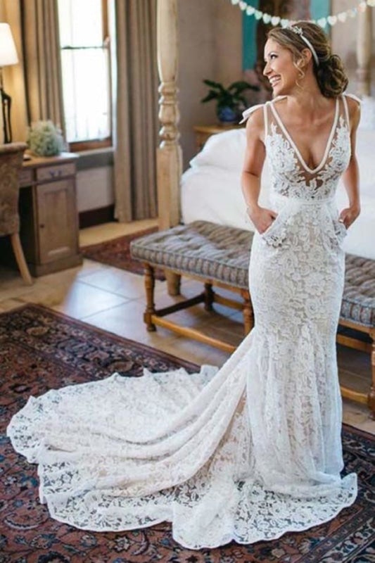 Vestidos de noiva elegantes com decote em V profundo e sem mangas, estilo sereia e renda 