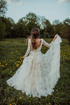 Robe de mariée bohème à col en V profond, manches longues, robe de mariage rustique