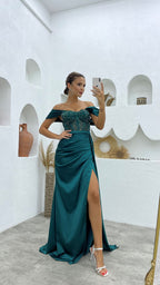 Vestido de baile de cetim comprido até ao chão, estilo sereia, sem mangas, com decote ombro a ombro e racha