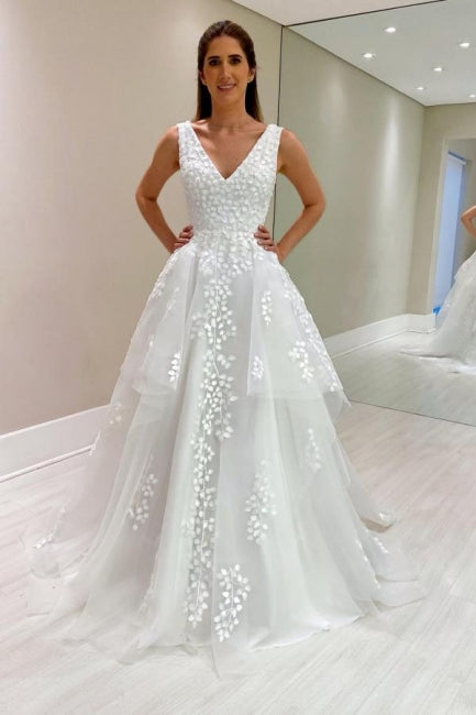 Vestido de noiva branco sem mangas com decote em V e renda em linha A com apliques