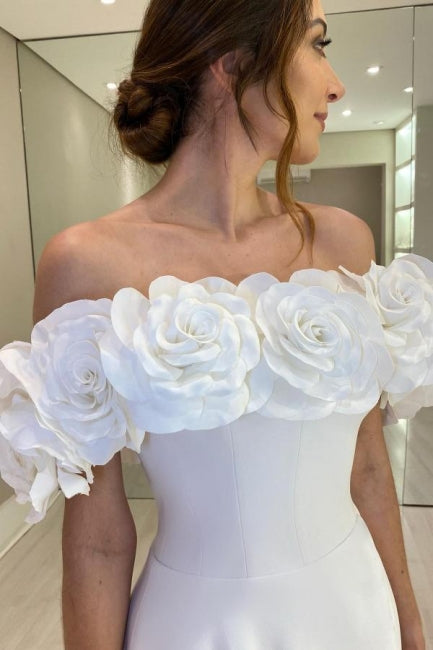 Robes de mariée blanches en satin, sans manches, à encolure bardot, coupe trapèze, avec fente