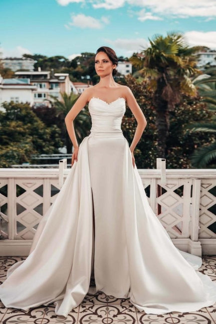Vestidos de noiva sem mangas de cetim com linha A e renda