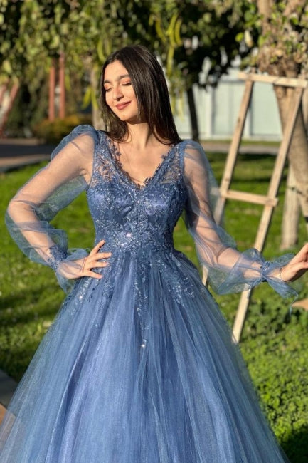 Abito da sera lungo a linea ad A in tulle con scollo a V e maniche lunghe con applicazioni