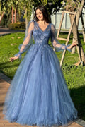 Abito da sera lungo a linea ad A in tulle con scollo a V e maniche lunghe con applicazioni