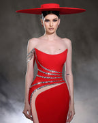 Vestidos de Baile Vermelhos de Cetim com Tule, Coluna, Um Ombro, Sem Mangas e Bordados