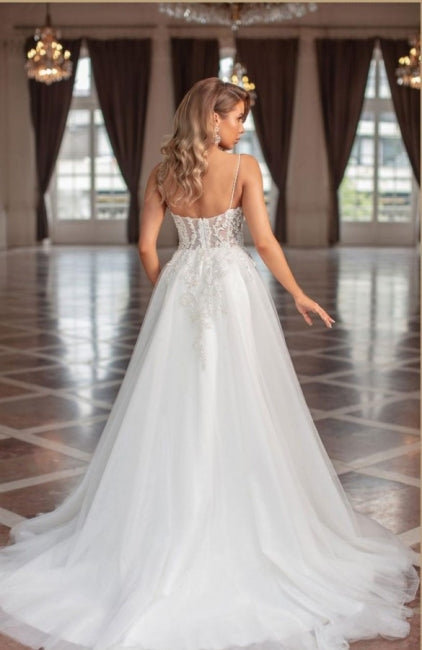 Designer Long A-line V-neck Tulle Sleeveless Wedding Dresses With Lace