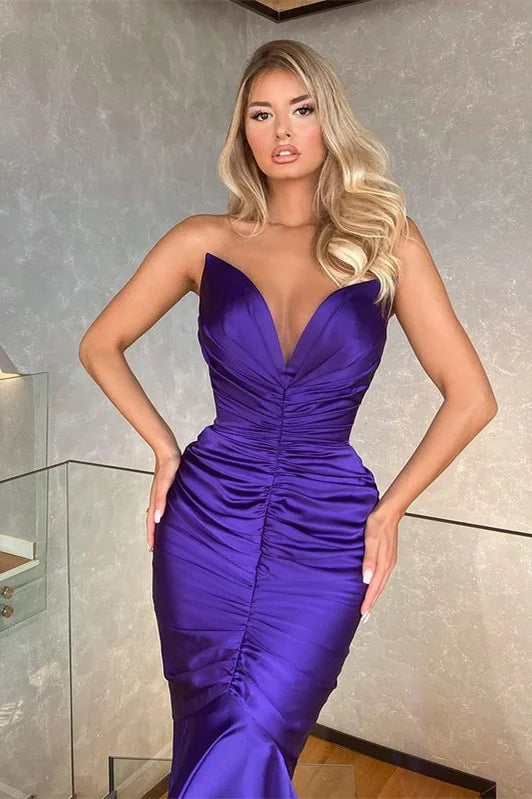 Vestido de fiesta largo de sirena con escote en V sin mangas en morado de diseñador