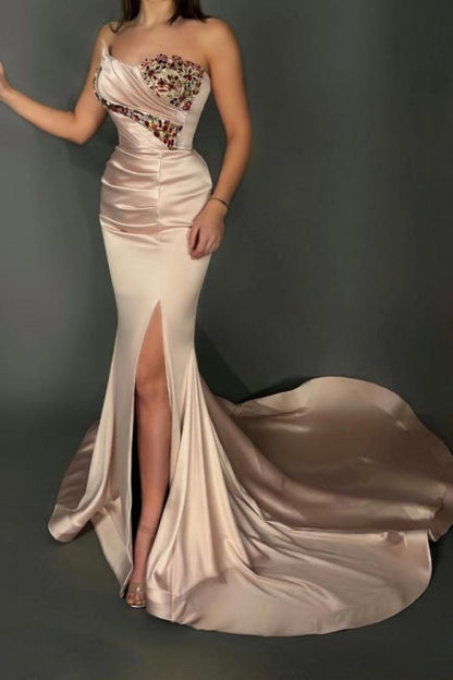 Vestidos de noche de sirena con abertura y escote corazón sin mangas de diseñador con brillo