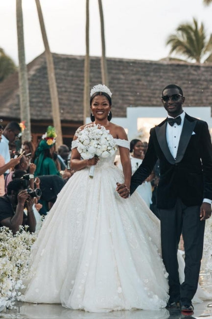 Designer Princess Off-the-shoulder A-line Wedding Dresses With Lace