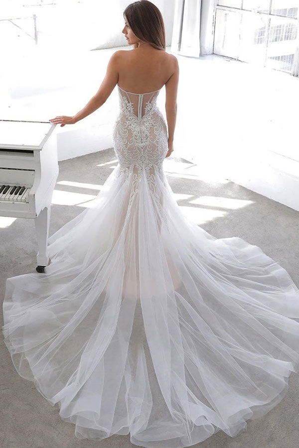 Vestido de noiva estilo sereia estilo verão com decote em coração e renda