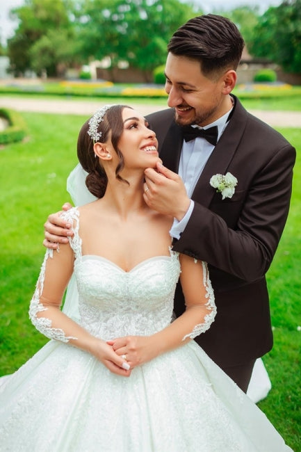 Designer Sweetheart Long White Satin Lace Wedding Dresses With Long Sleeves