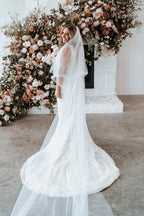 Vestidos de Noiva Sereia Sem Mangas com Decote em V e Renda de Designer