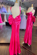 Dolores | Abito formale da sirena in raso con spalline fucsia e fiocco