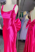 Dolores | Abito formale da sirena in raso con spalline fucsia e fiocco